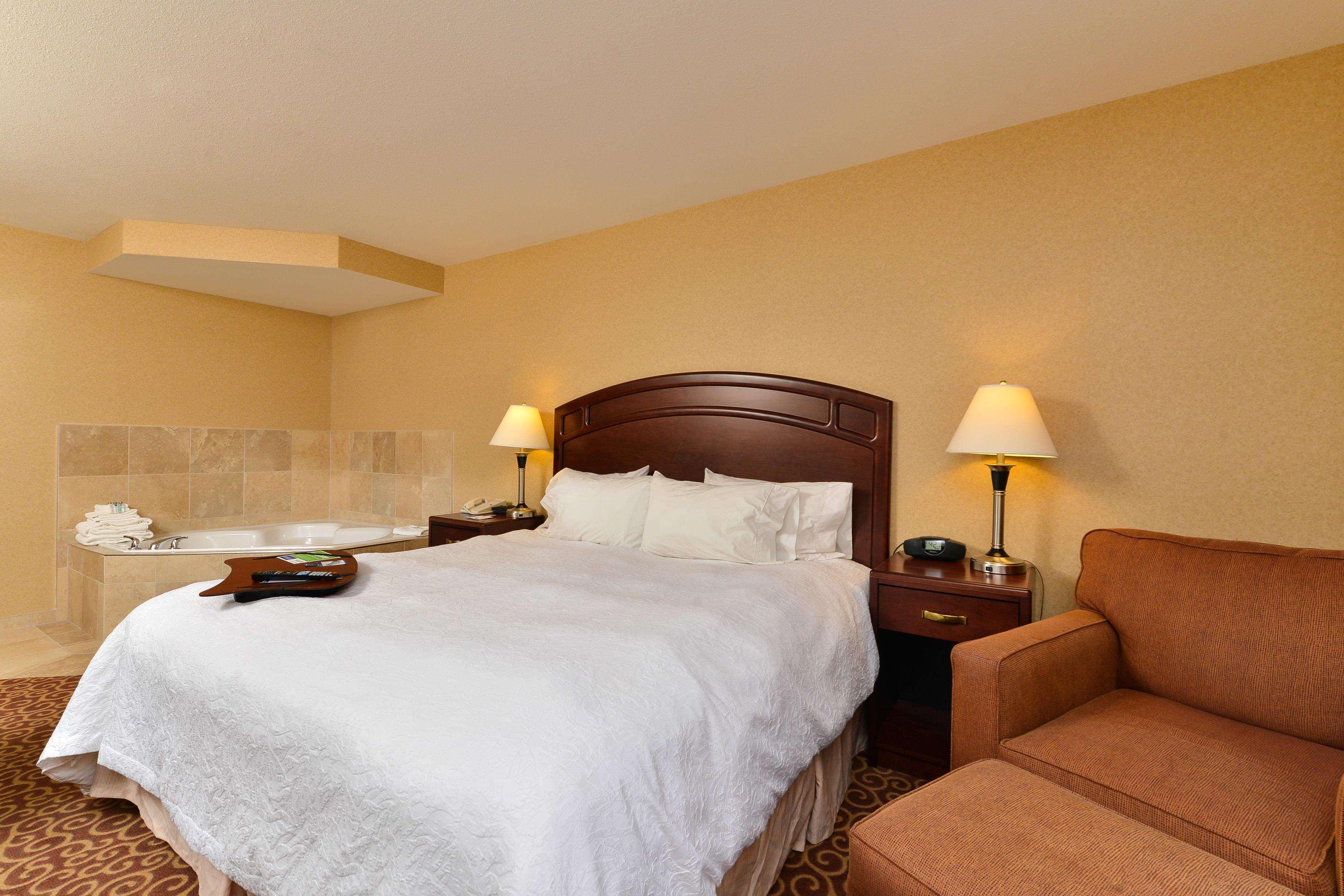 Hampton Inn & Suites By Hilton Edmonton International Airport Leduc Exteriör bild
