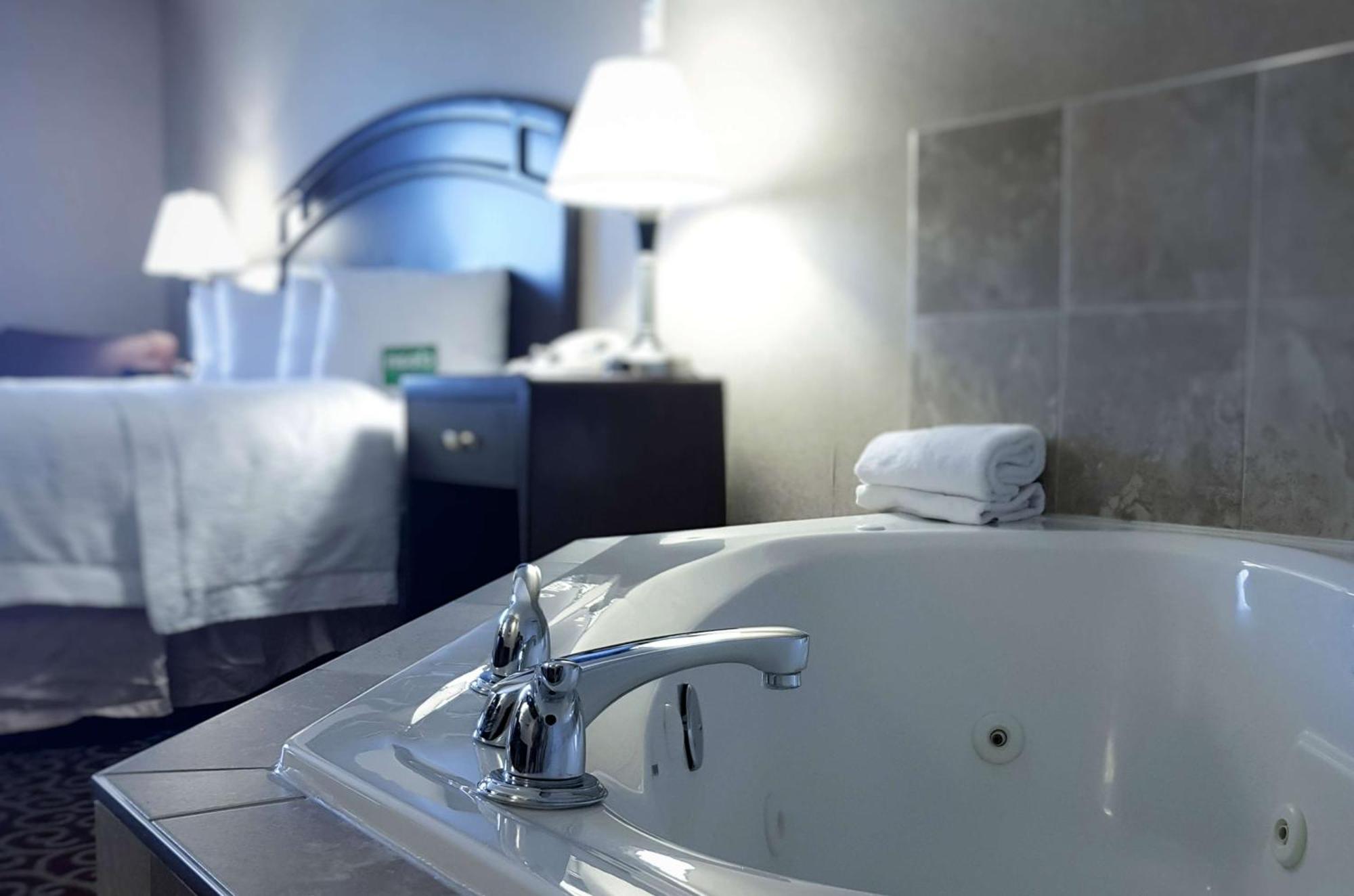 Hampton Inn & Suites By Hilton Edmonton International Airport Leduc Exteriör bild