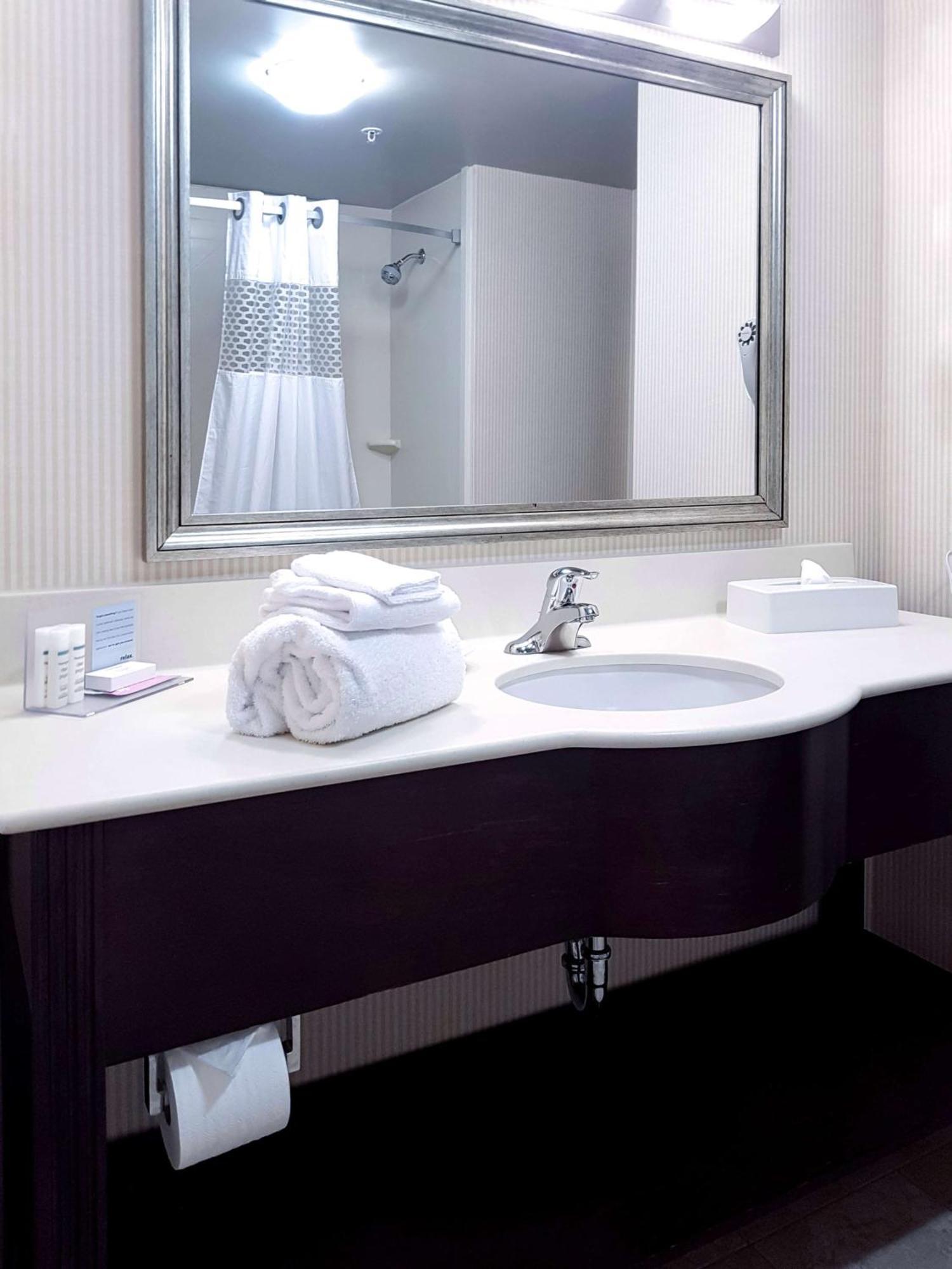 Hampton Inn & Suites By Hilton Edmonton International Airport Leduc Exteriör bild